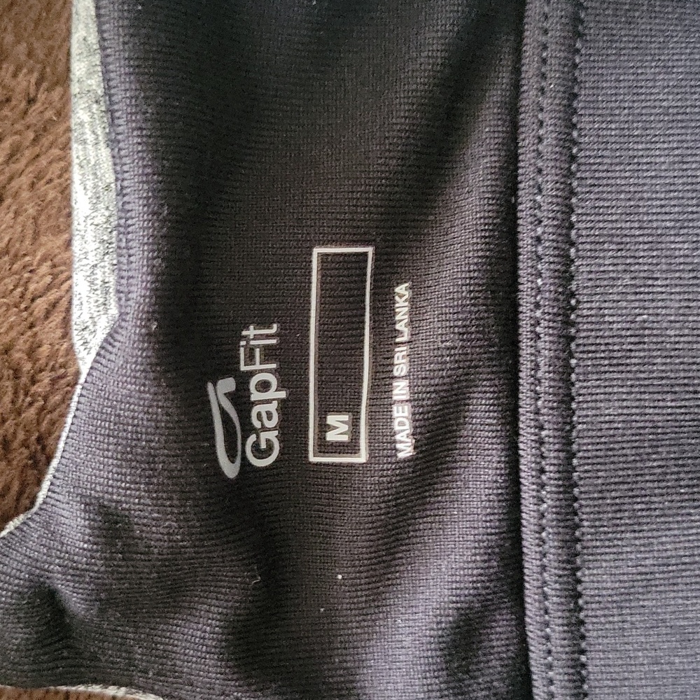 GAP Fit Workout Tank - Picture 3 of 4